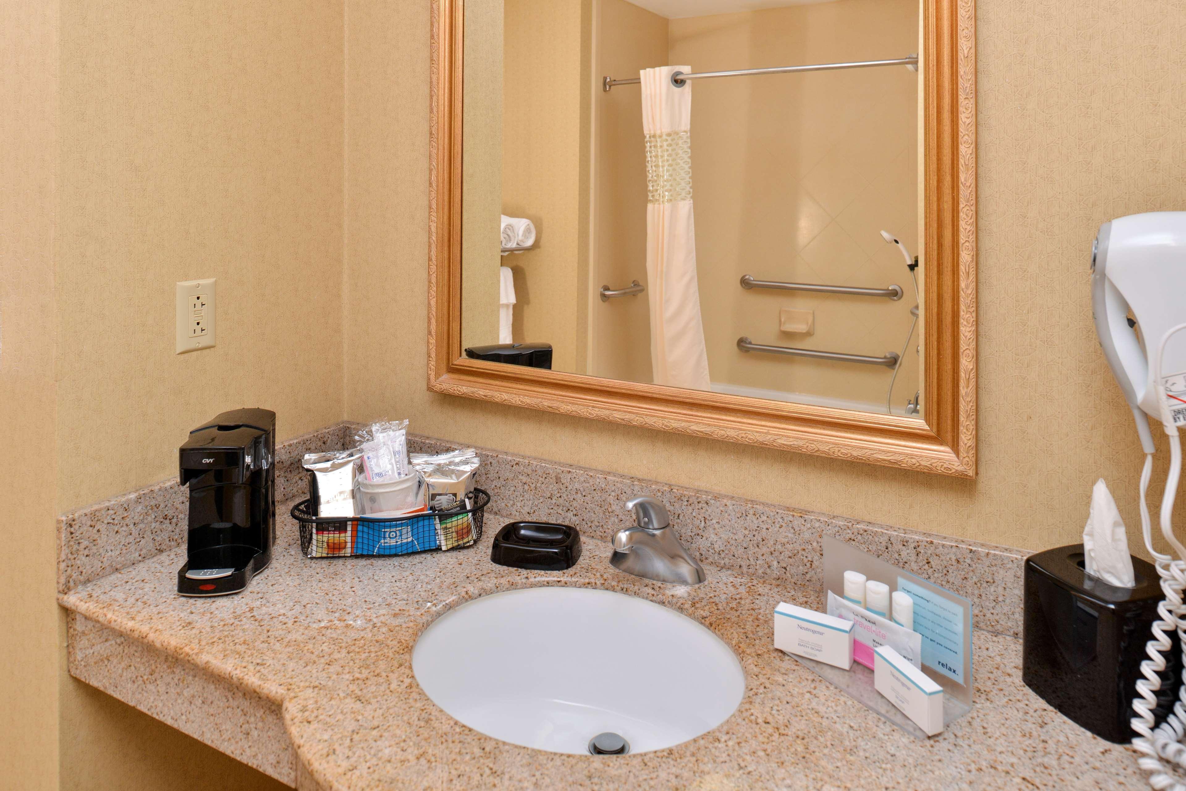 Hampton Inn & Suites Ричмънд Екстериор снимка