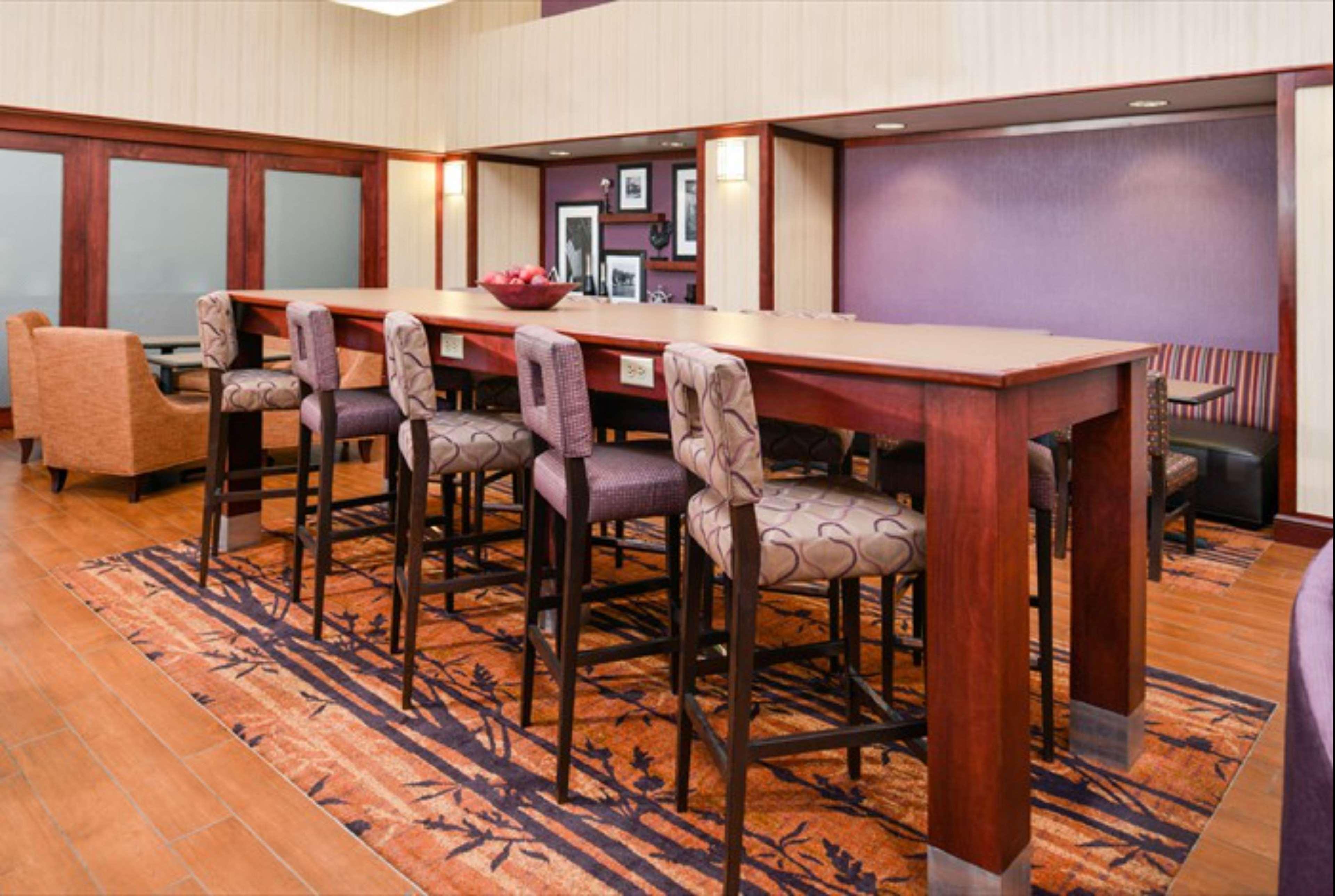 Hampton Inn & Suites Ричмънд Екстериор снимка