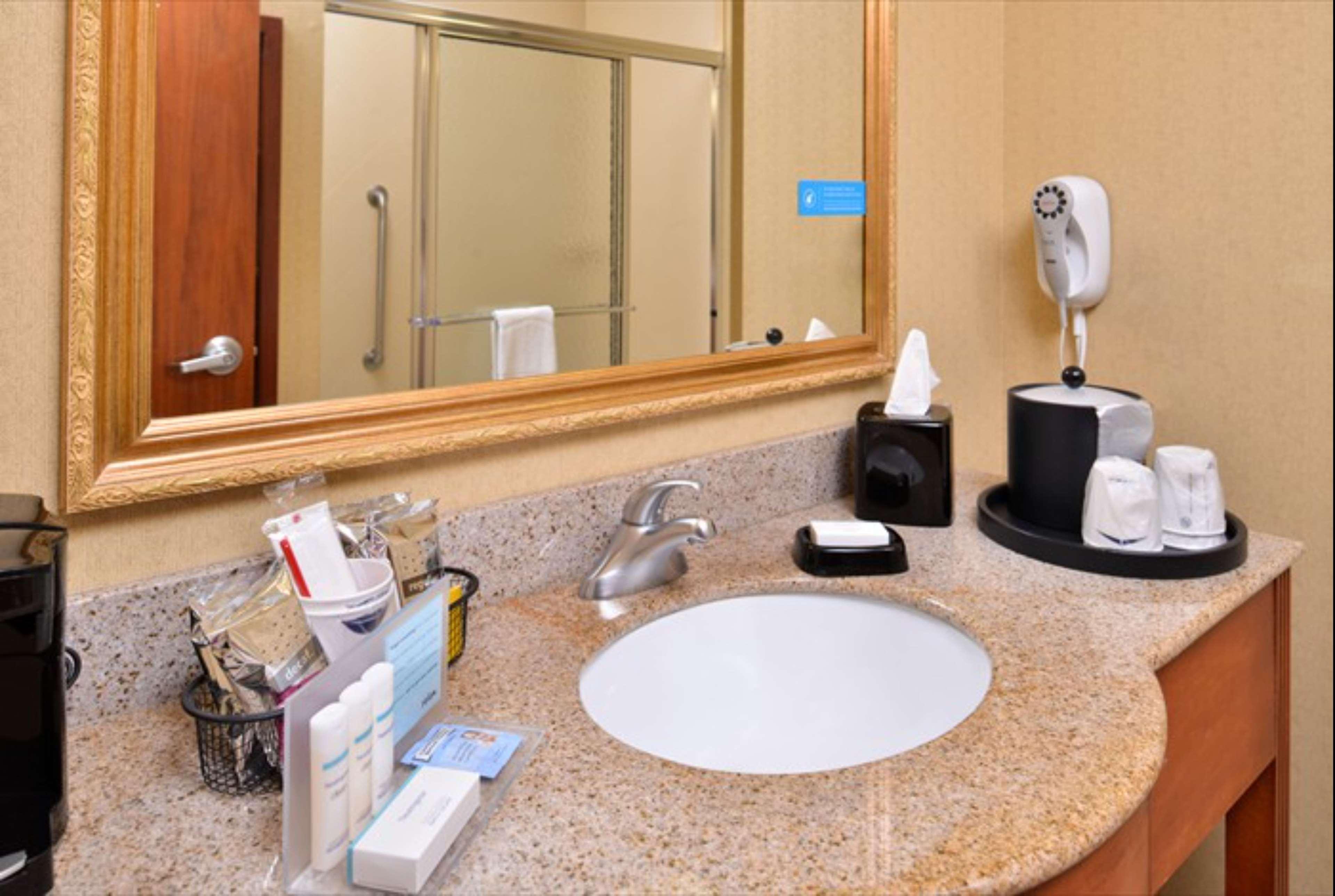 Hampton Inn & Suites Ричмънд Екстериор снимка